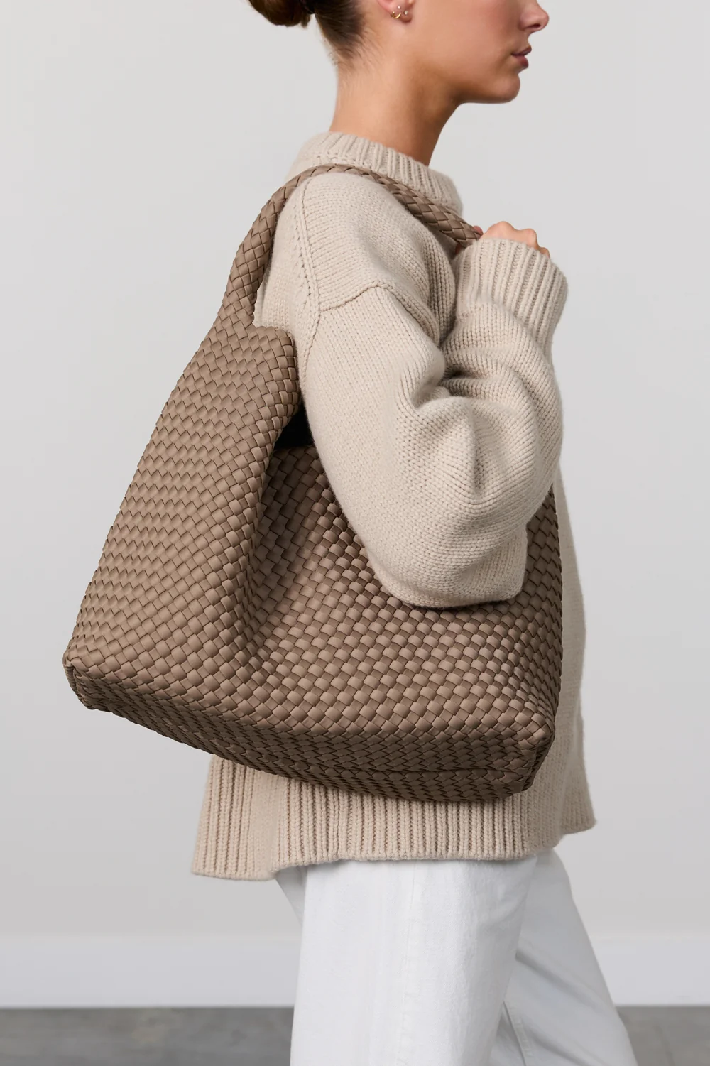 TAUPE_SECRET_LARGE_BUCKET_1_1