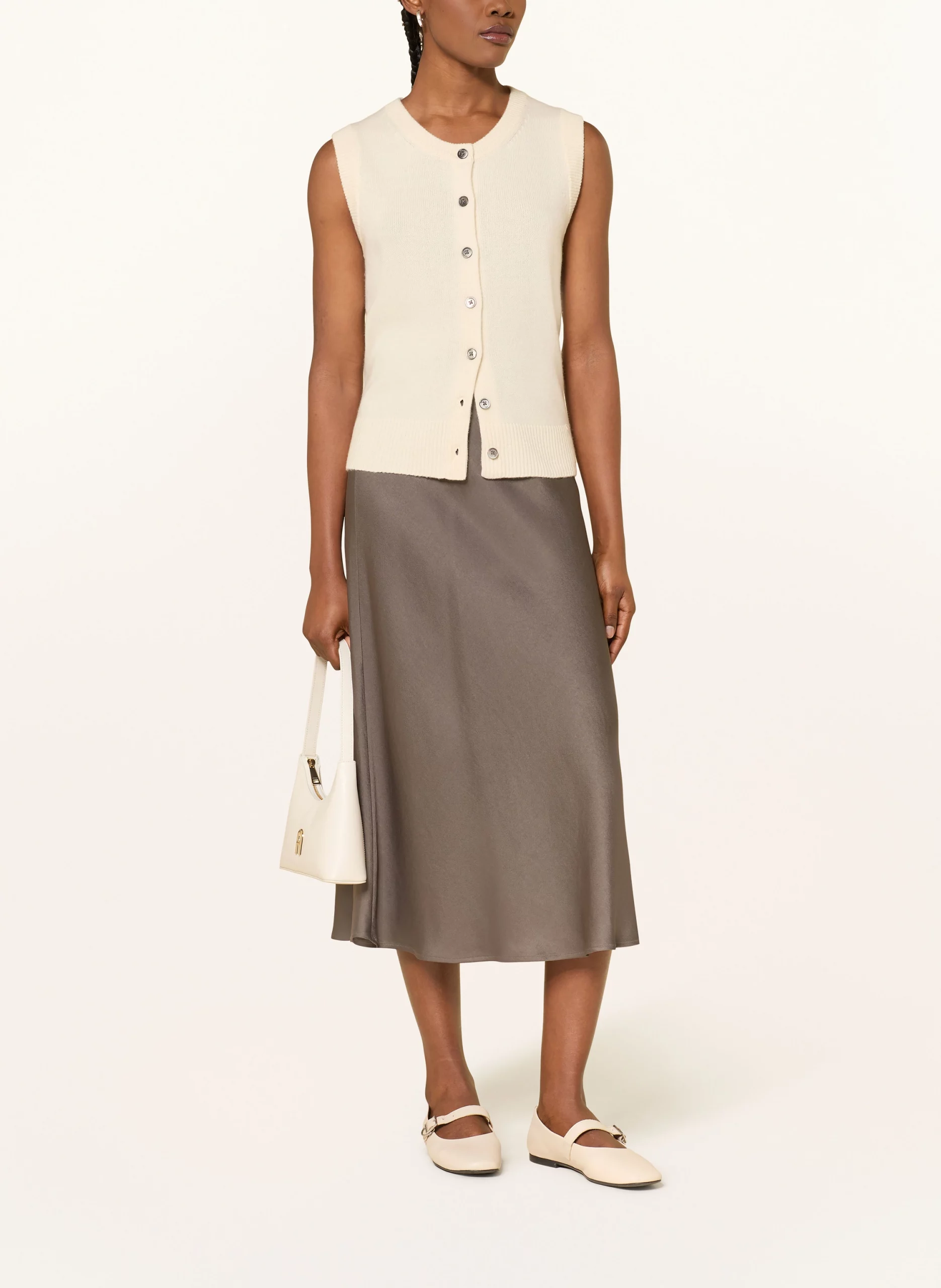 100299667511000_1_1766620800000