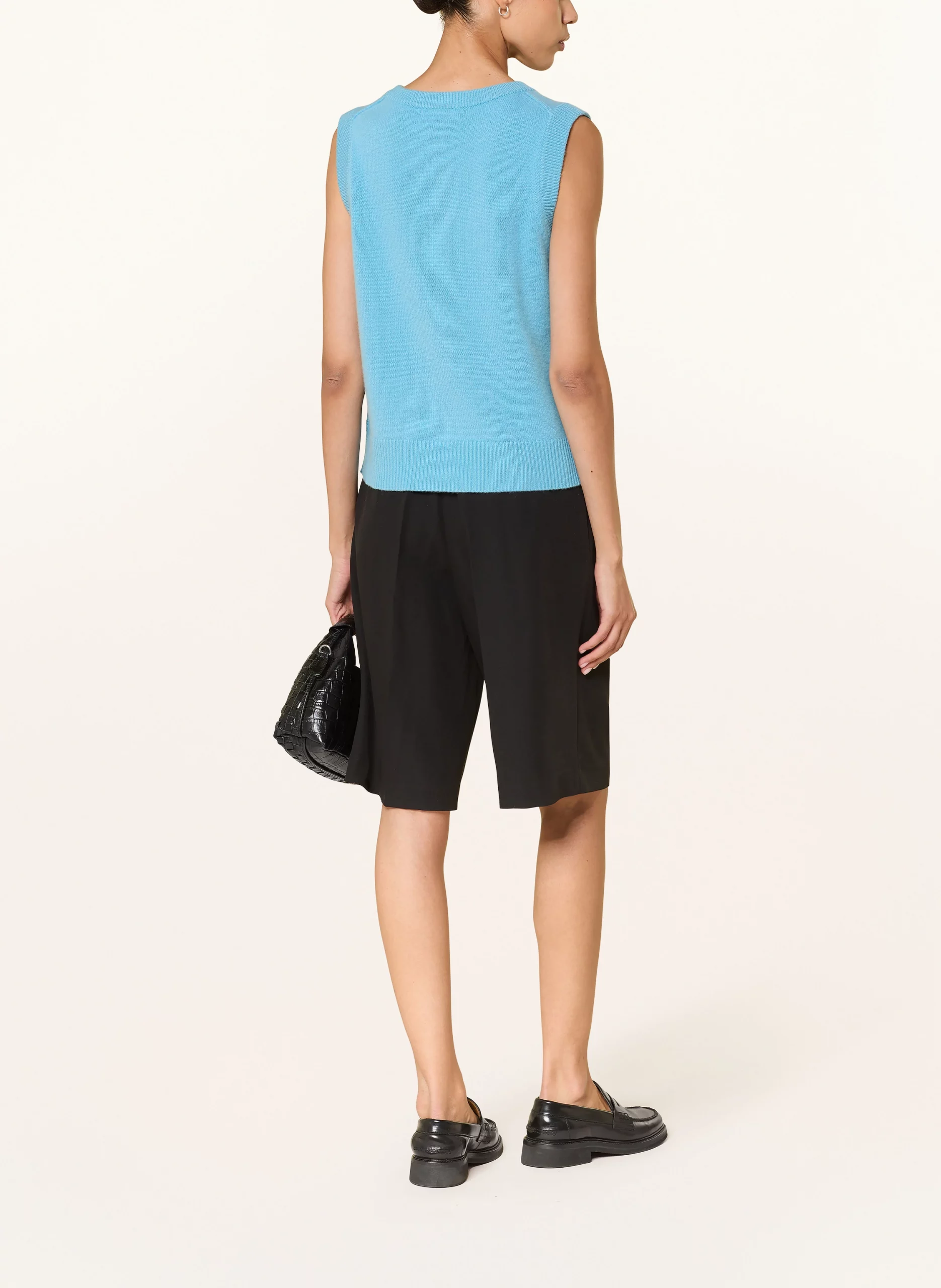 100299667517000_2_1761091200000