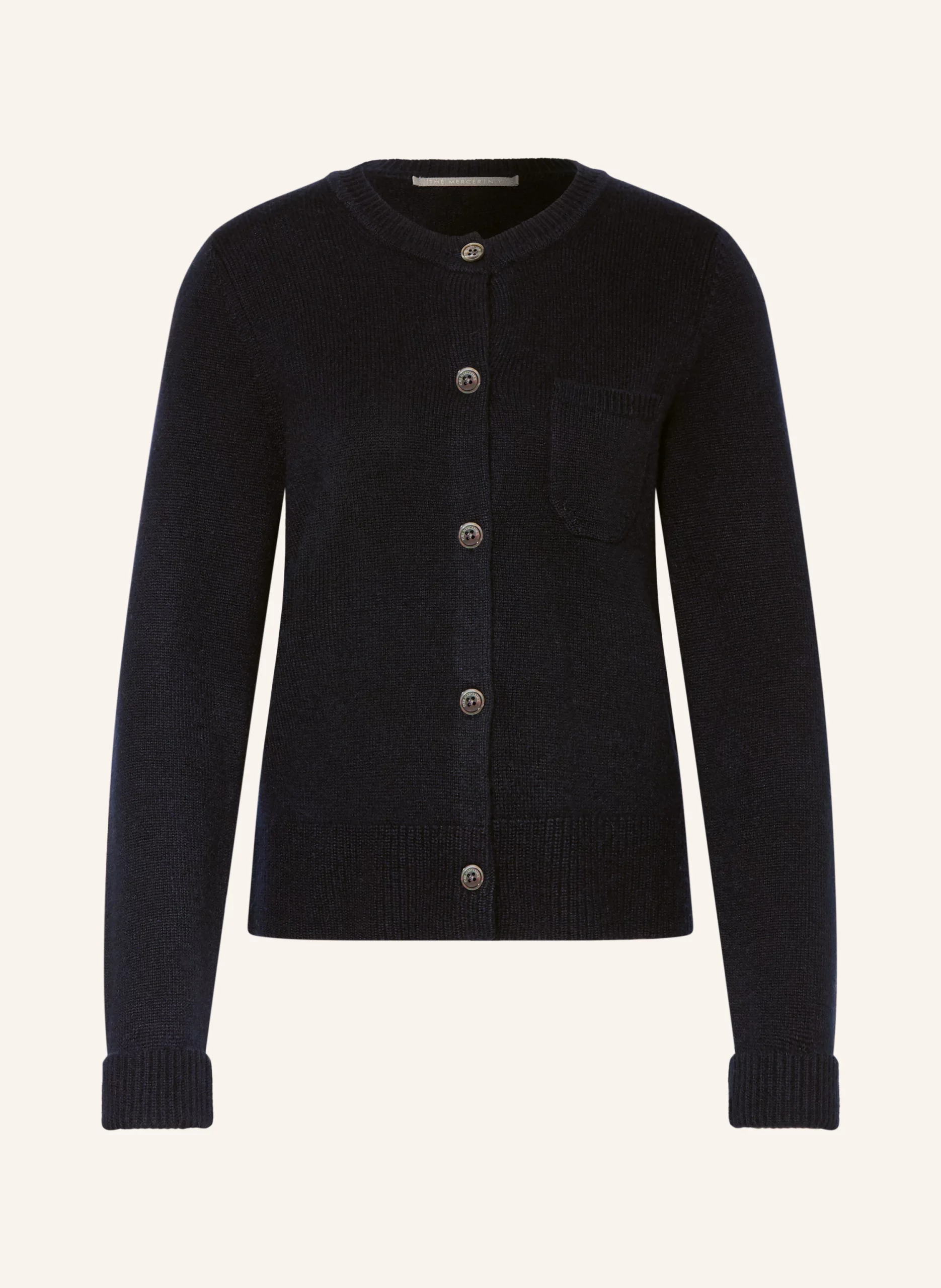 100299667717000_0_1765756800000