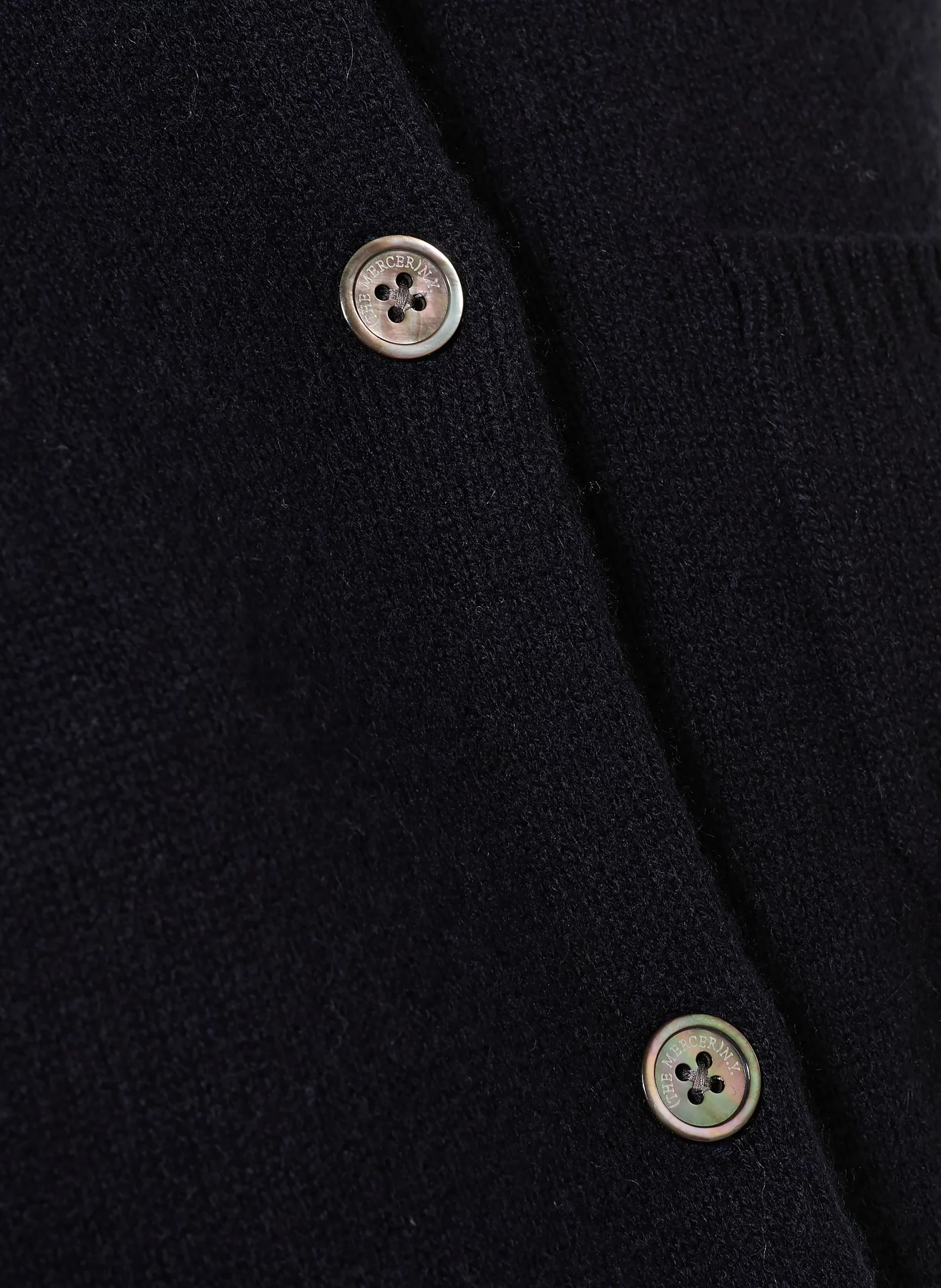 100299667717000_5_1765756800000