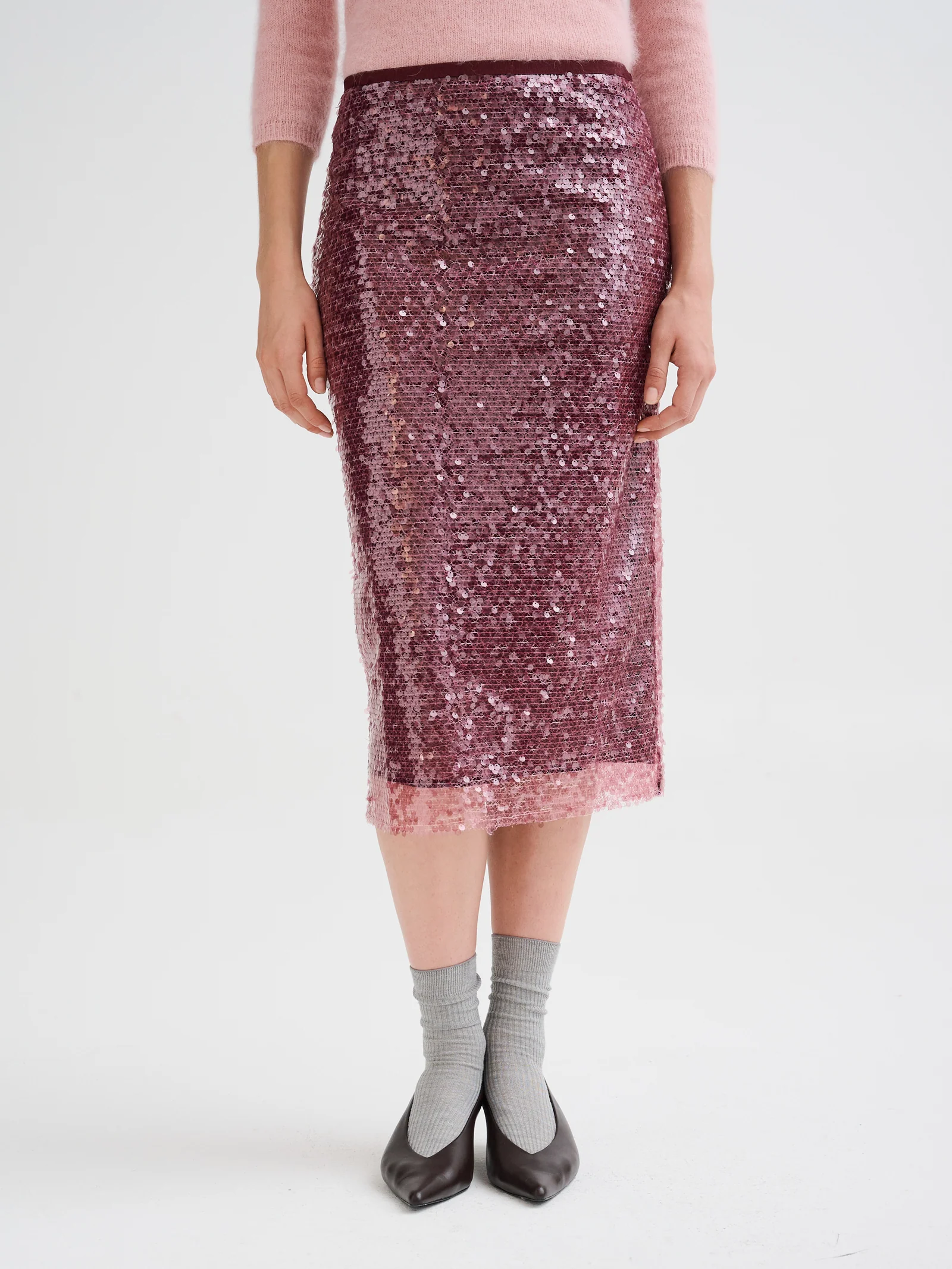 263FXB61069-30-robertocollina_womenswear_FW26_1.jpg